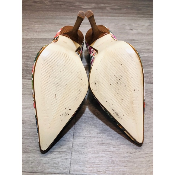 Guess Carrie2 Floral Butterfly Fabric Pumps - Picture 8 of 8